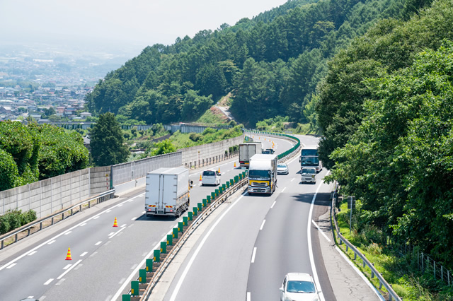 長距離トラックイメージ